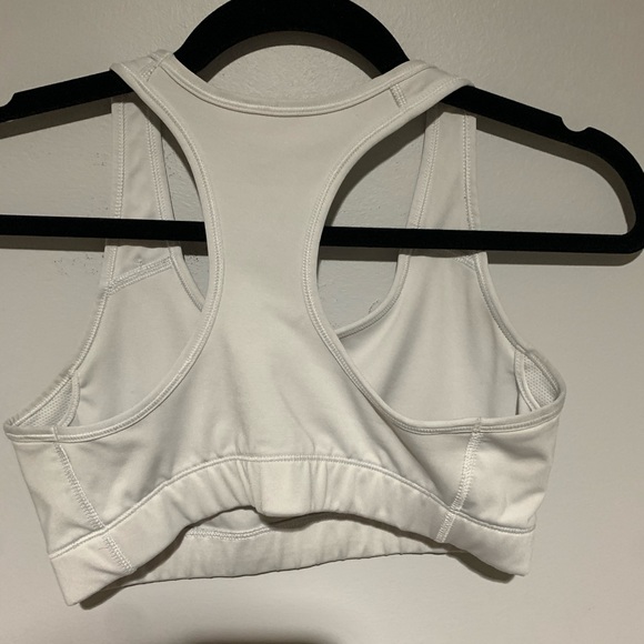 white nike sports bra - Picture 2 of 3